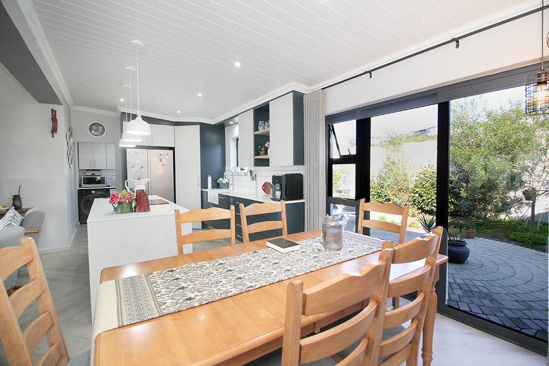 3 Bedroom Property for Sale in Reebok Western Cape